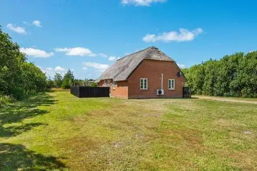 Vores sommerhus - set fra fronten